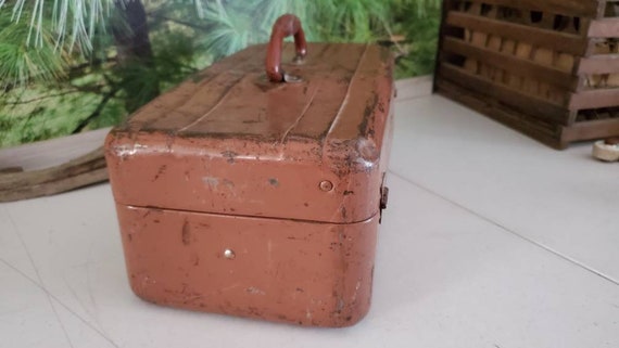 Western Auto Wizard Brown Tackle Box With 1 Tray 14 Inches Long
