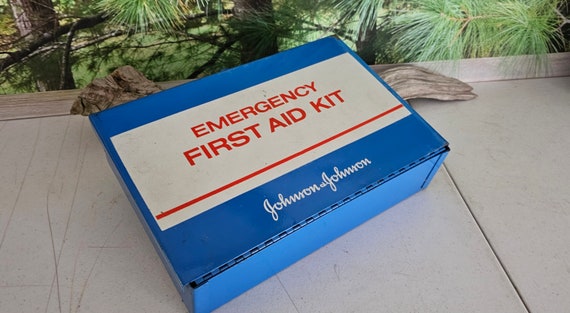 1980s Johnson & Johnson Emergency First Aid Kit 8116CH Blue, White