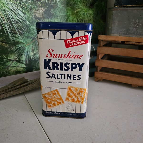 Sunshine Krispy Saltine Cracker Tin, Red White & Blue Cracker Storage Tin,  Bilingual English and Spanish  #3622