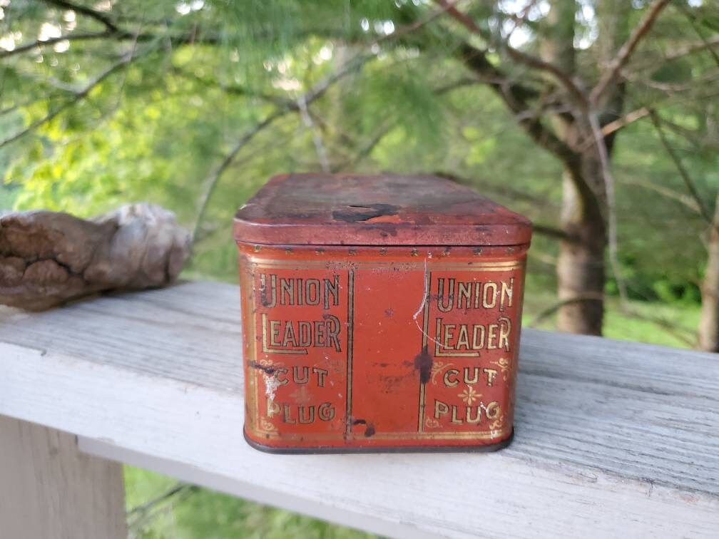 Antique Union Leader Cut Plug Tobacco Tin Handle & Hinged Flip Lid