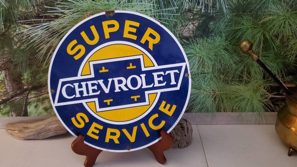 Distressed 1986 Round Porcelain CHEVROLET SUPER SERVICE
