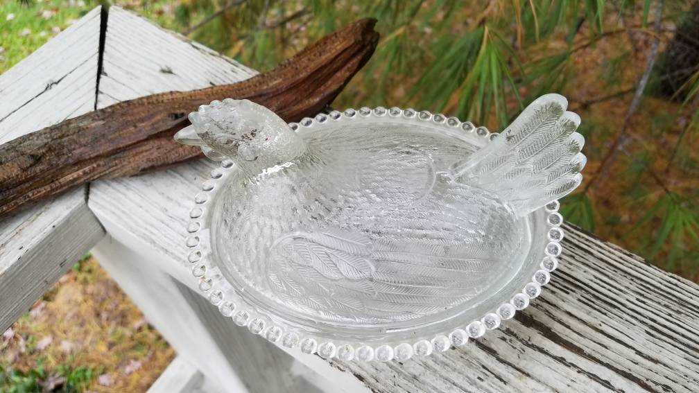 送料無料】インディアンガラス 小物入れ ニワトリ Hen on Nest 送料