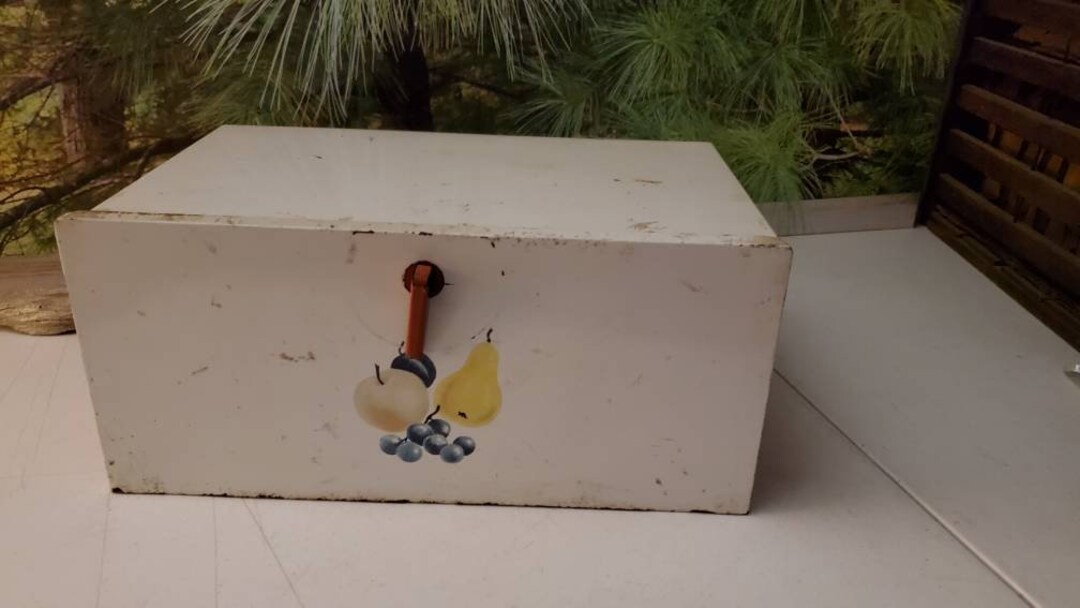 Decoware Breadbox Red & White With Round Back Fruit Motif Distressed