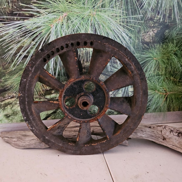 1930s Iron Frigidaire Compressor Wheel Steampunk Yard Art Salvage Wheel  #3784