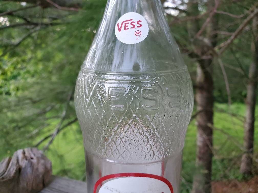2 Vess Billion Bubble Beverage Soda Bottle Cap Mystery Puzzle St Louis Old Stock 2 Vess Billion Bubble Beverage Soda Bottle Cap Mystery Puzzle St Louis Old Stock