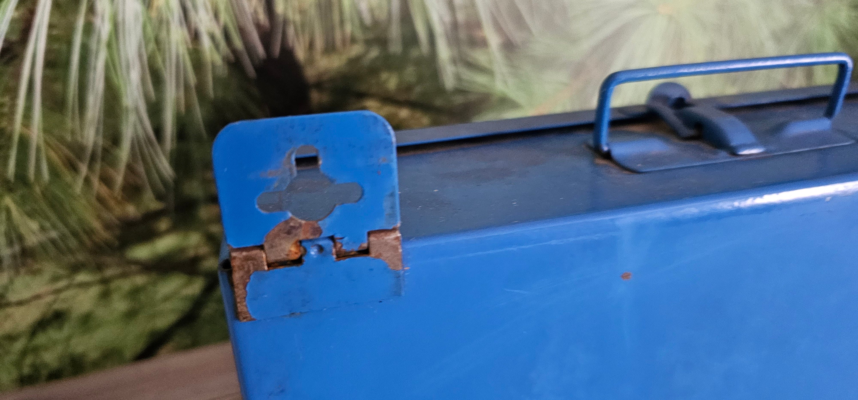 1980s Johnson & Johnson Emergency First Aid Kit 8116CH Blue, White