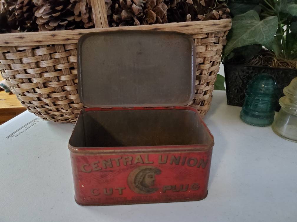 Antique Central Union Leader Cut Plug Tobacco Tin the United