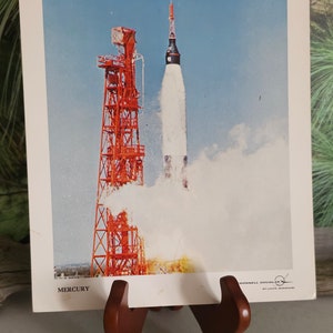 MERCURY Spacecraft Print Information Card from McDonnell Douglas, St. Louis, Missouri 10 Inches High X 8 Inches Wide  #3357