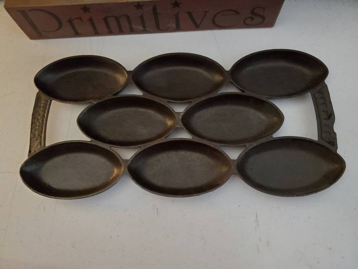 1859 R & E Mfg. Company Cast Iron Gem Pan with 8 Ovals / Etsy