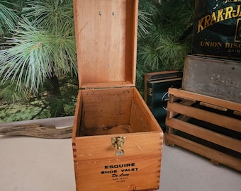 Distressed Esquire Shoe Valet De Luxe Shoe Shine Box Vintage