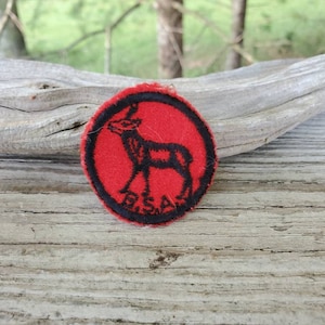 1950&#39;s Boy Scouts of America Deer Badge Round & Red Black Patch / Collectible Boy Scout Badge