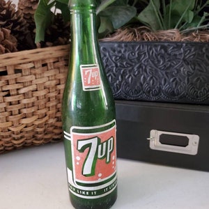 7 UP Green Glass Soda Bottle, 10 Ounce 7 UP Bottle from 1963, Willow Springs, Missouri / Collectible Glass  #1616