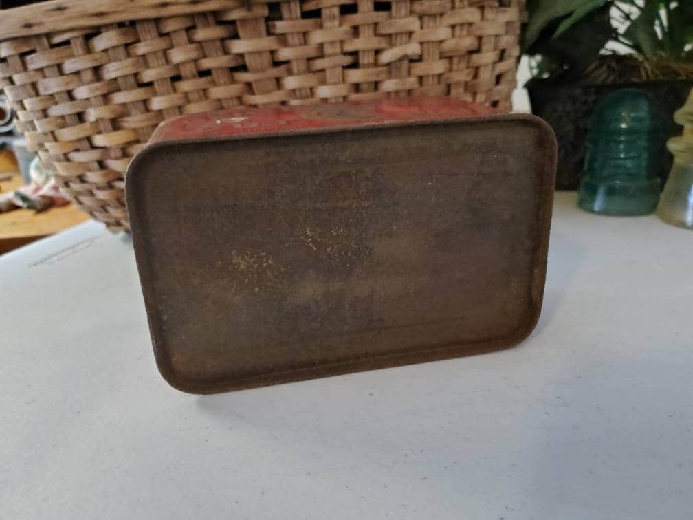 Antique Central Union Cut Plug Tobacco Tin: Collectible Hinged Lid