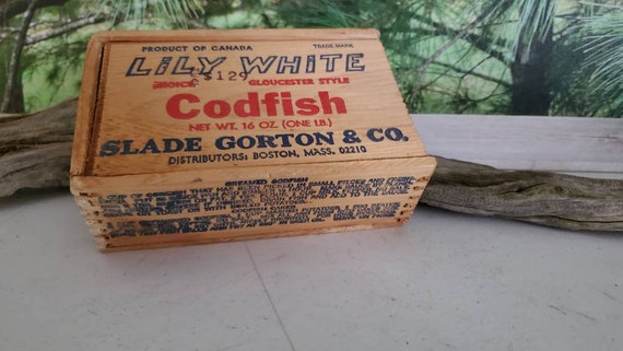 cod fish in wooden box vintage Mother Ann codfish Atlantic Attic The fish must be soaked for several hours and the soaking water changed a few times before use Vintage Cristobal Salted Codfish Wooden