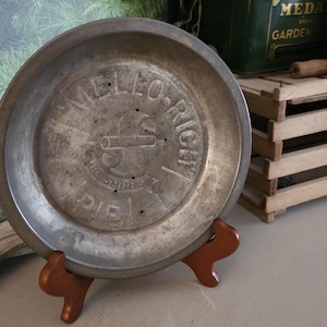 Vintage Mrs. Smith&#39;s MELLO-RICH Pie Tin: Embossed Farmhouse Decor