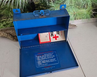 1980s Johnson & Johnson Emergency First Aid Kit 8116CH Blue, White