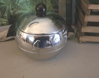 MCM Penguin Hot Cold Server: Stainless Steel Ice Bucket, Bakelite Handles  #4786