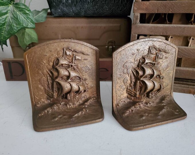 Cast Iron Spanish Galleon Style Bookends / Cast Iron Nautical Ship