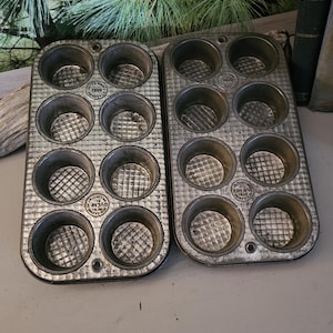 Set of 2 Ovenex Small Muffin Tins 8 Cup Pans with Waffle Pattern Ekco Steel Muffin Pan X-080 Made in United States of America    #4275