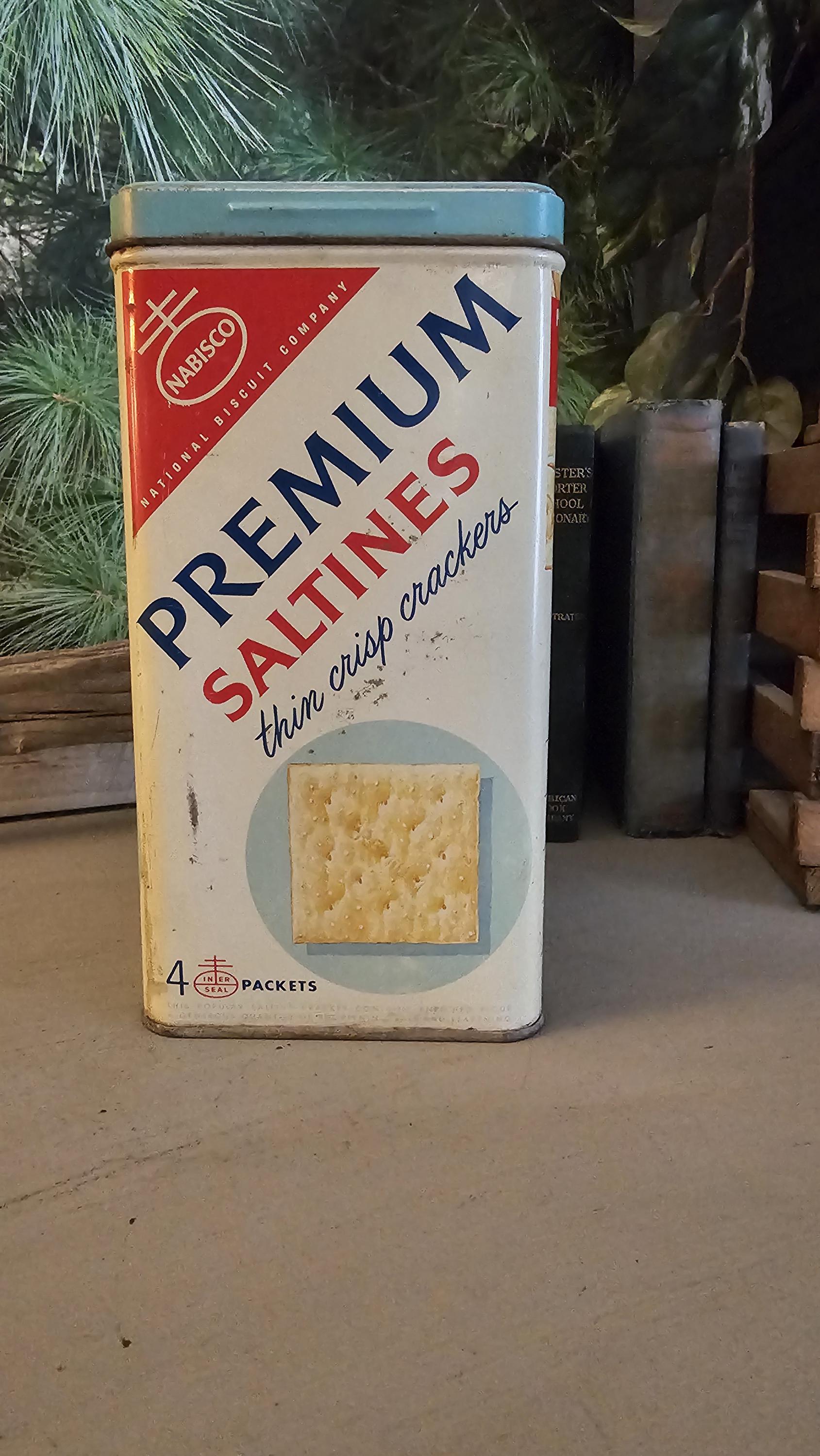 Vintage Nabisco Saltine Cracker Tin: 1950s Kitchen Decor - Etsy