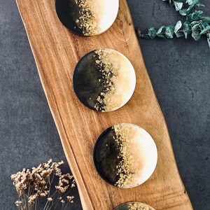 Gorgeous Set of Round Resin Coasters - Flower Coasters - Colored Coasters