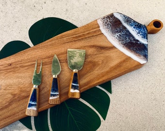 Beautiful set of Utensils with Resin Ocean waves / Cheese utensils / Salad Utensils / Serving Utensils