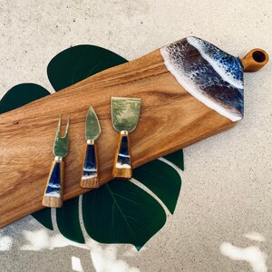Beautiful set of Utensils with Resin Ocean waves / Cheese utensils / Salad Utensils / Serving Utensils
