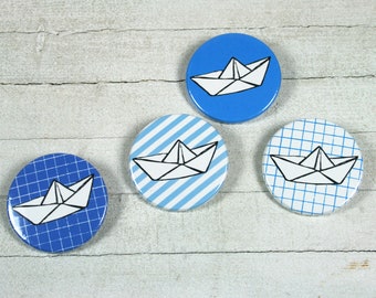 Paper boat // choose between 4 designs! // Button or magnet // 38 mm