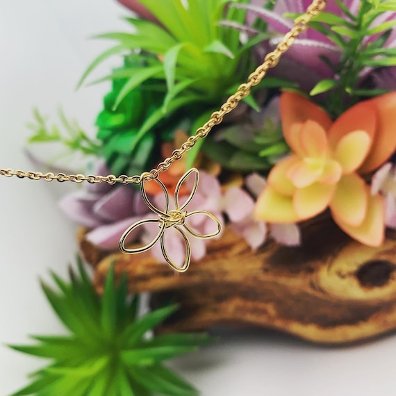 Wire flower deals necklace