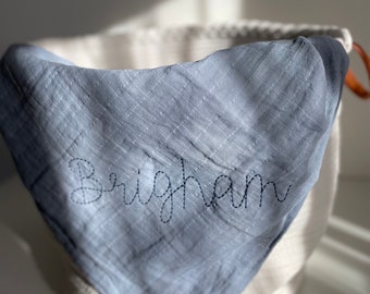 Manta de muselina bordada: manta personalizada para bebé