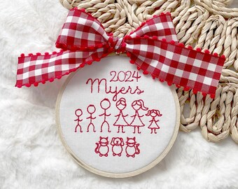 Adorno navideño familiar bordado personalizado