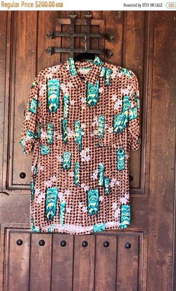 SALE 1950s Penneys Hawaiian Rayon Tiki Shirt M/L