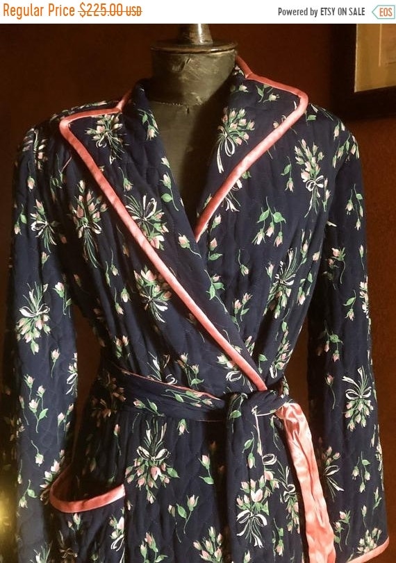 SALE 1940s Rayon Floral Dressing Gown M