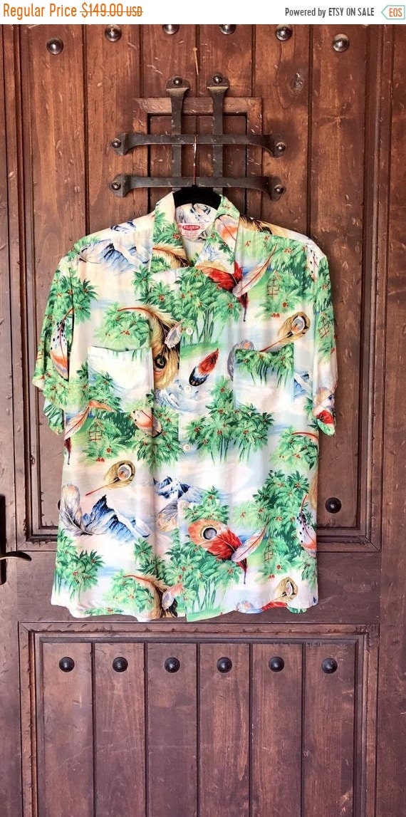 SALE 1950s Pilgrim Hawaiian Rayon Shirt M