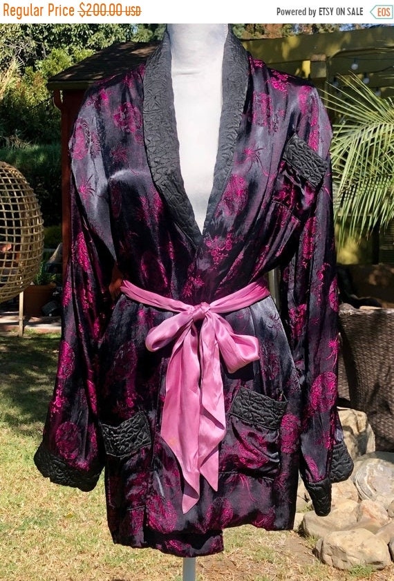 SALE 1940s Slinky Rayon Dragon Print Smoking Jacke