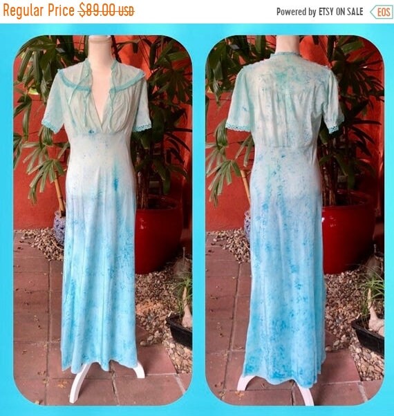 SALE 1940s Dyed Cold Rayon Nightgown L