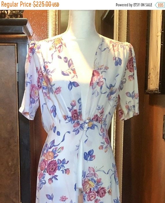 SALE 1940s Rayon Dressing Gown Radcliffe SM