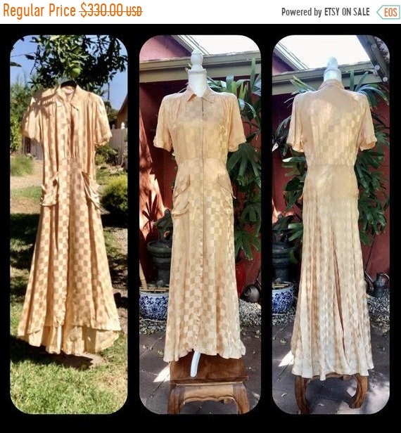SALE 1940s Spectacular Rayon Satin Dressing Gown L