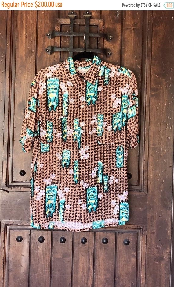 SALE 1950s Penneys Hawaiian Rayon Tiki Shirt M/L