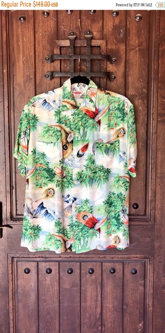 SALE 1950s Pilgrim Hawaiian Rayon Shirt M
