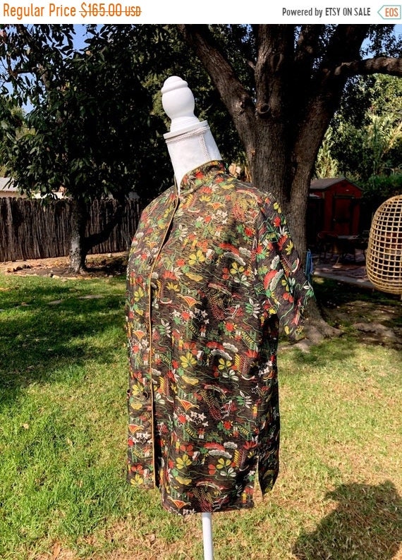 SALE 1940s Perfect Christmas Chinoiserie Rayon Top