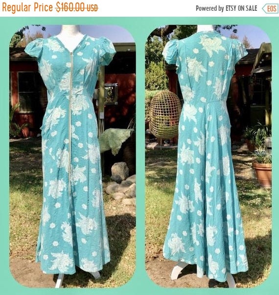 SALE 1930 40s Seersucker Dressing Gown M