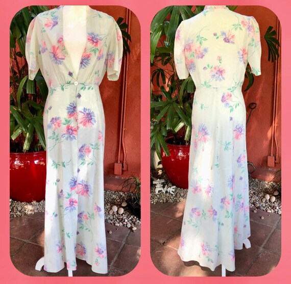 SALE 1940s Cold Rayon Dressing Gown ML