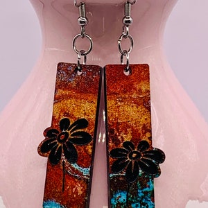 Chic Lightweight Acrylic Flower Earrings - Engraved Design - Handmade