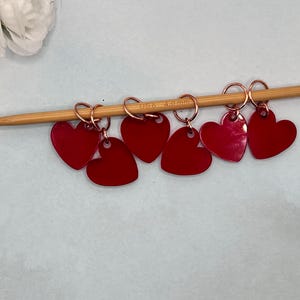 Acrylic Heart Shaped Stitch Markers - Set of 6 in Red for Knitting - Snag Free