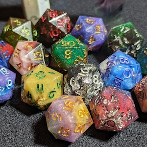 Character 20s - QSMP Inspired D20s (A- grade)