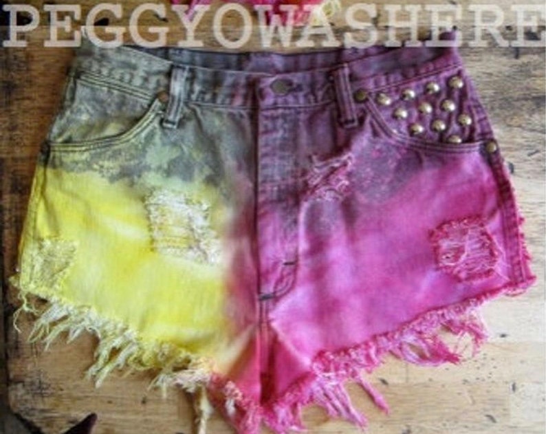 30 waist Vintage 1970/'s Wrangler Highwaist cutoff shorts studs strawberrylemonade