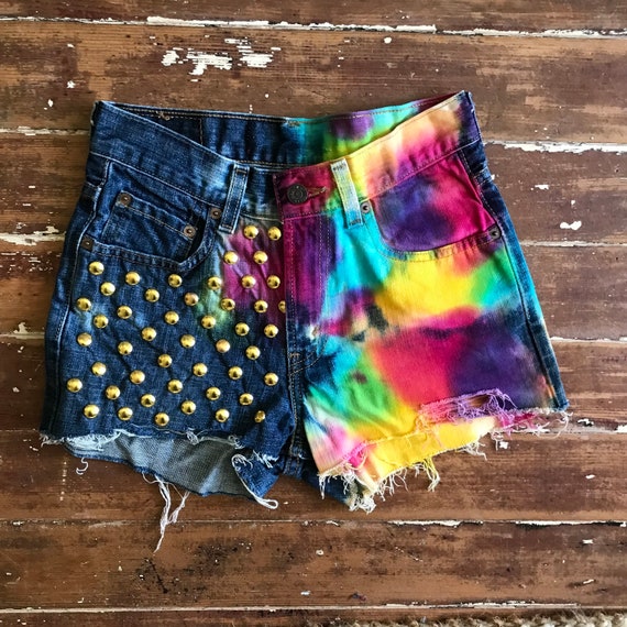 Xs 26 W 1980's Levi's Cut off Chakra Rainbow Tie Dye Gold