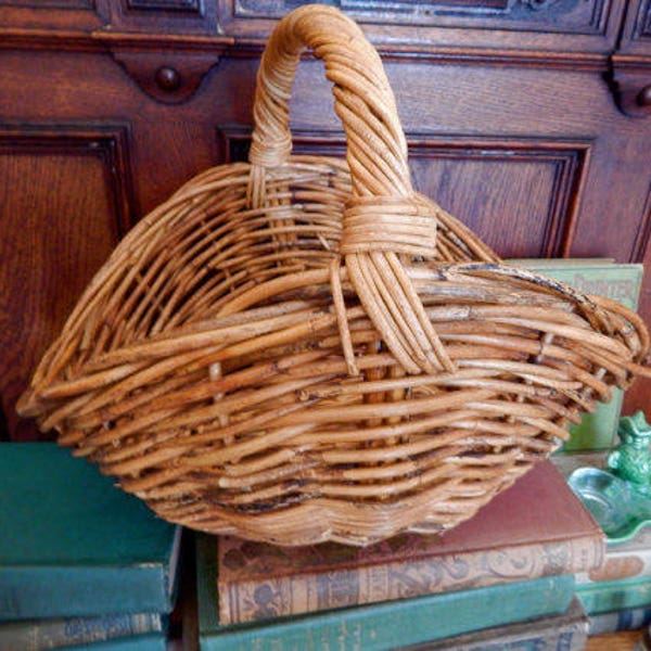 Vintage hand woven wicker basket English Willow Market tote Anique flower carrier Shabby Cottage Chic primitive decor