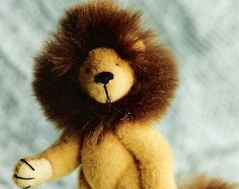 Teddybär Kit für Leonard, ein 2,5&quot; gelenkter Miniatur Löwe, Fell, Gelenke, Augen, Muster und illustrierte Anleitung
